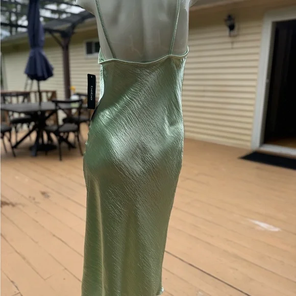 Bebe Elegant Light Green Slip Dress Spaghetti Strap Size Medium, NWTS - Picture 5 of 11